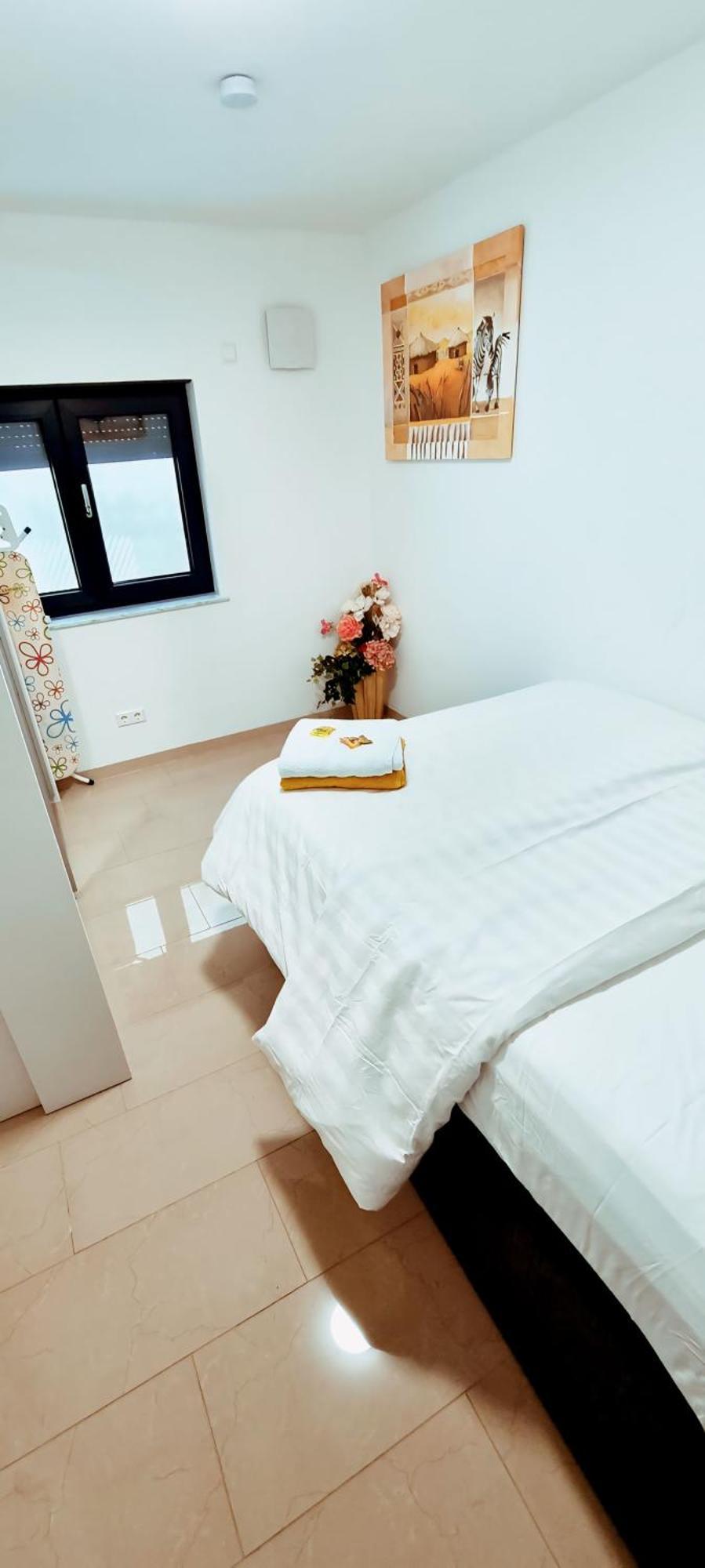 Einliegerwohnung Neu In Vaihingen Enz Horrheim Экстерьер фото